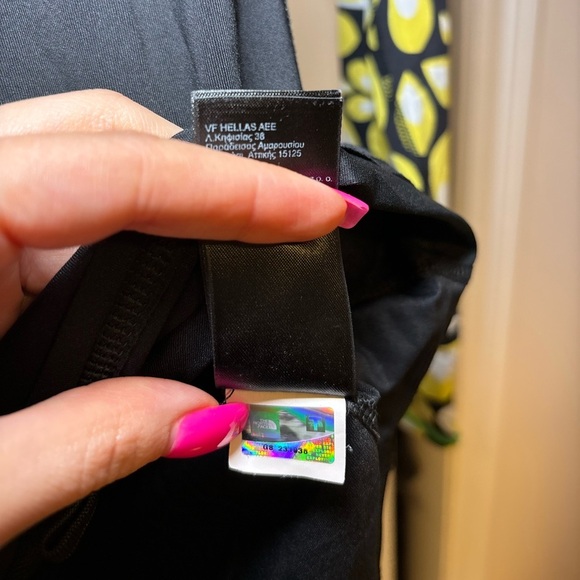 The North Face - Black & Yellow Fitted Long Sleeve Floral Pullover Stretchy Top - Picture 6 of 8